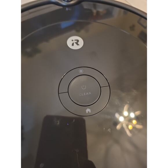 iRobot Roomba 694 Robot Vacuum - R694020 - Black - Picture 7 of 16